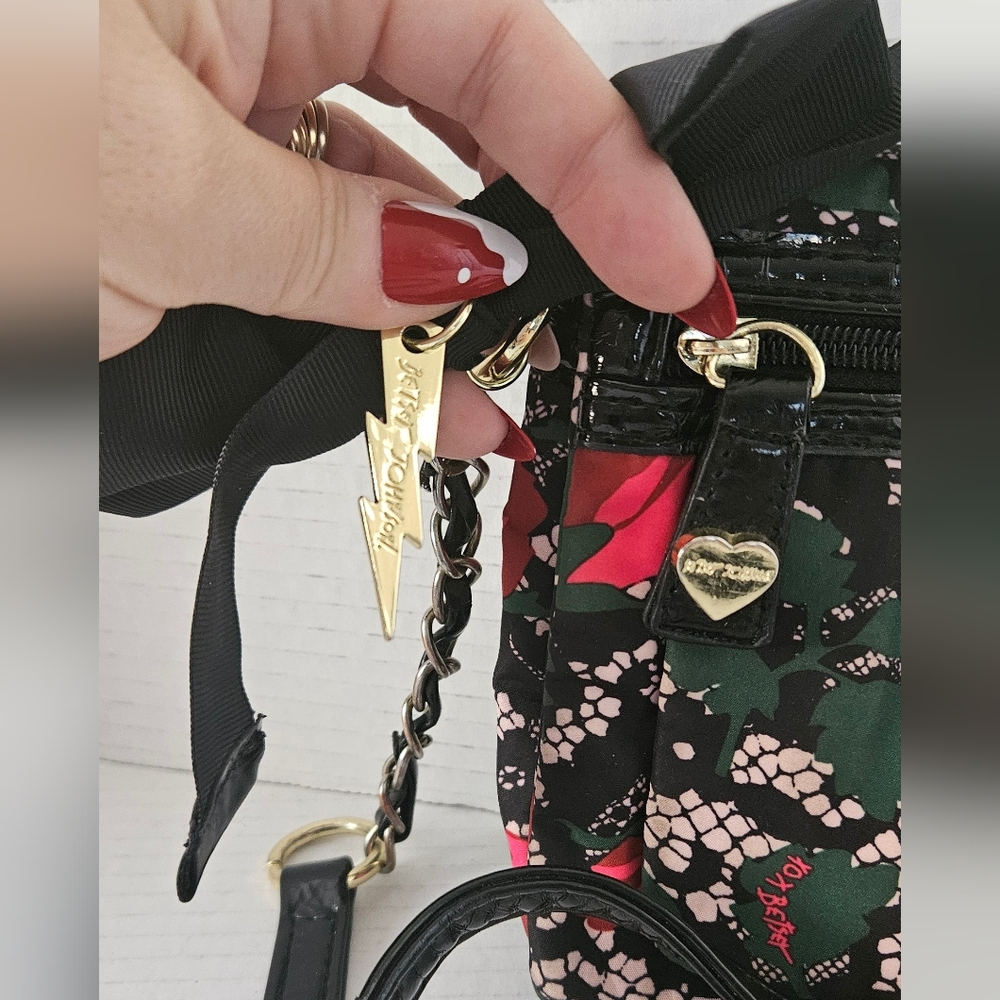 Betsey Johnson‎ black and red floral mini crossbody bag - Picture 4 of 9